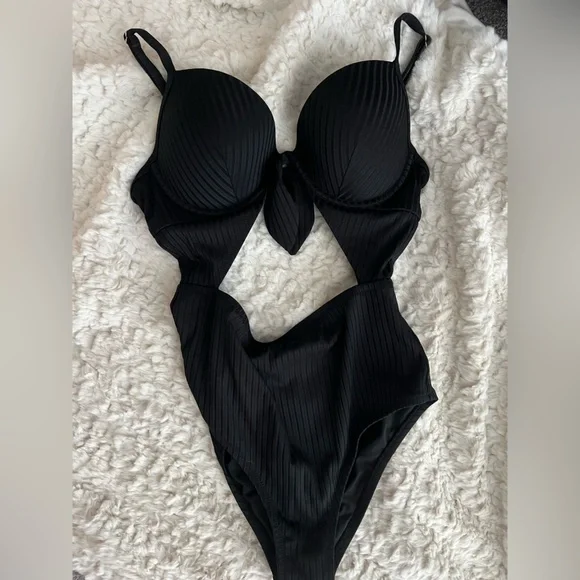 Shade & Shore Black One Peice Swimsuit - Picture 1 of 5